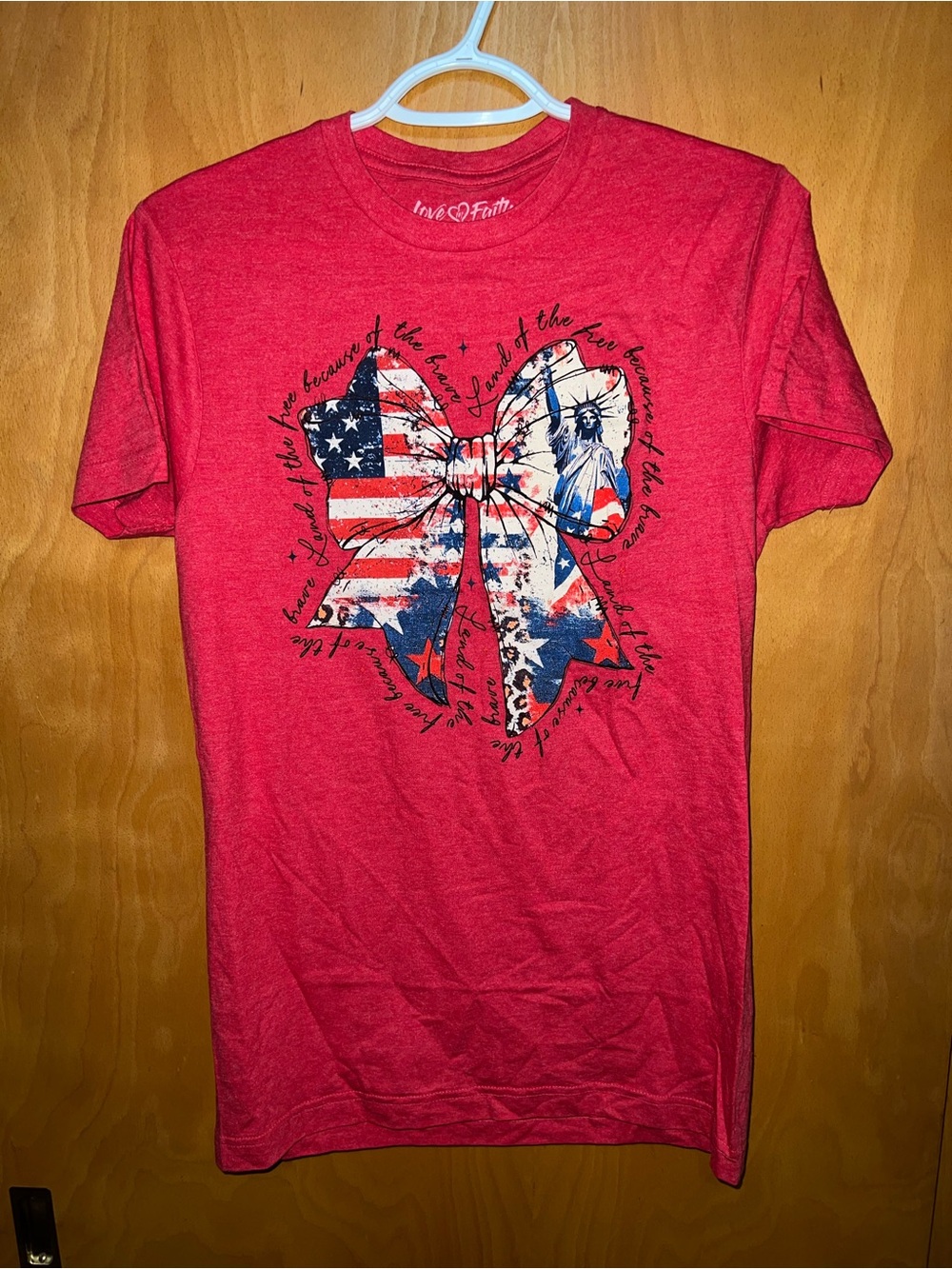 Brand new red flag bow tee S